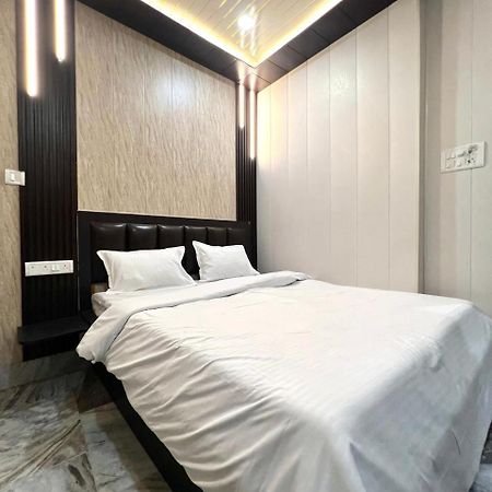 ורנאסי Durga P Guest House Near Harishchandra Ghat מראה חיצוני תמונה