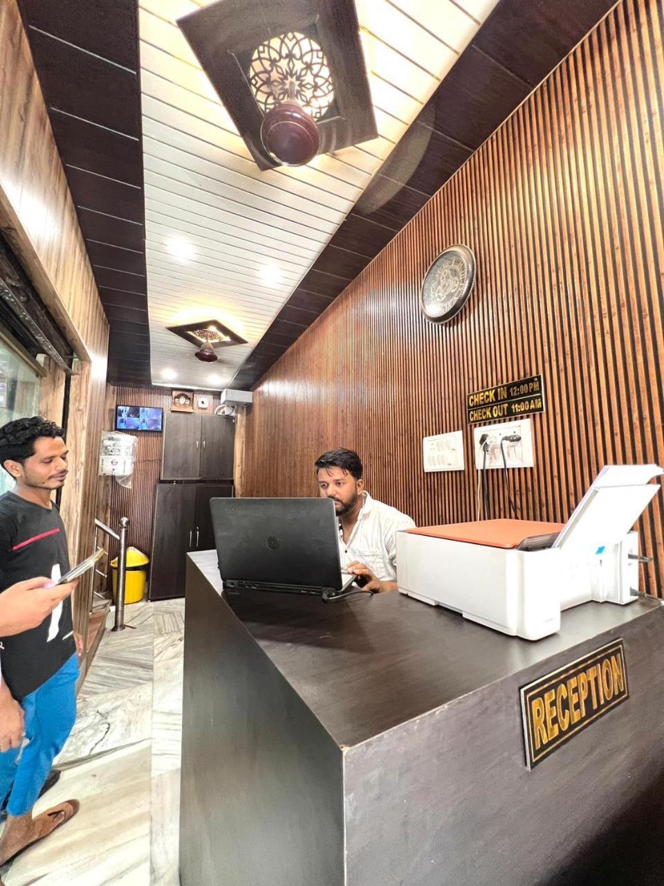 ורנאסי Durga P Guest House Near Harishchandra Ghat מראה חיצוני תמונה